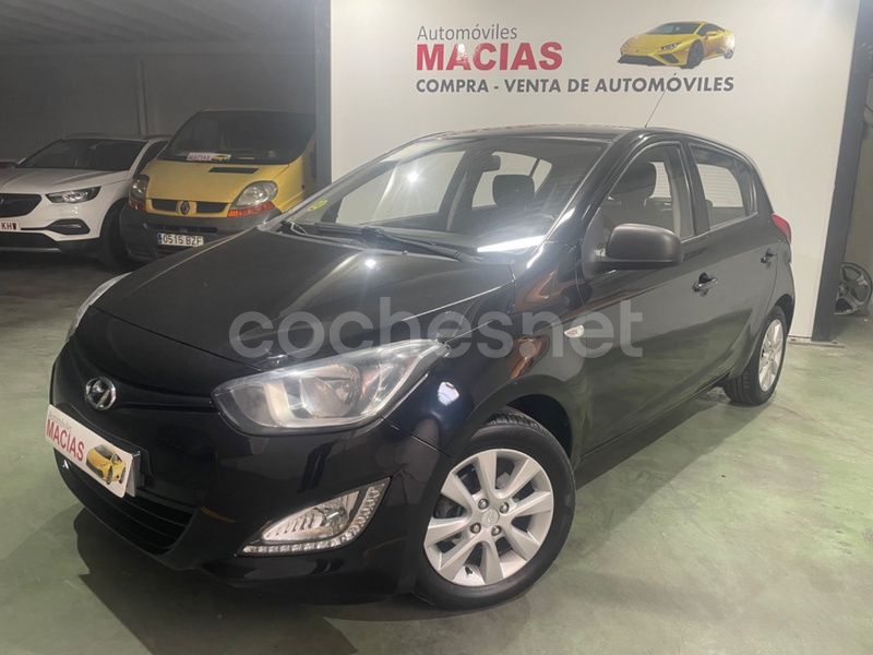 Negro Usado 2013 Hyundai i20 Berlina | 5400 € (Precio justo) - Imagen 1/4