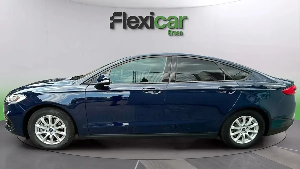 Usado Ford Mondeo Trend 188 CV (138 kW) 2021 Azul Familiar