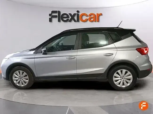 Usado Seat Arona Style 110 CV (80 kW) 2022 Gris SUV