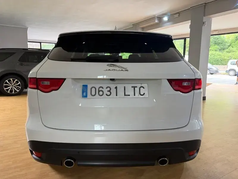 Usado Jaguar F-Pace Prestige 300 CV (220 kW) 2018 Blanco SUV