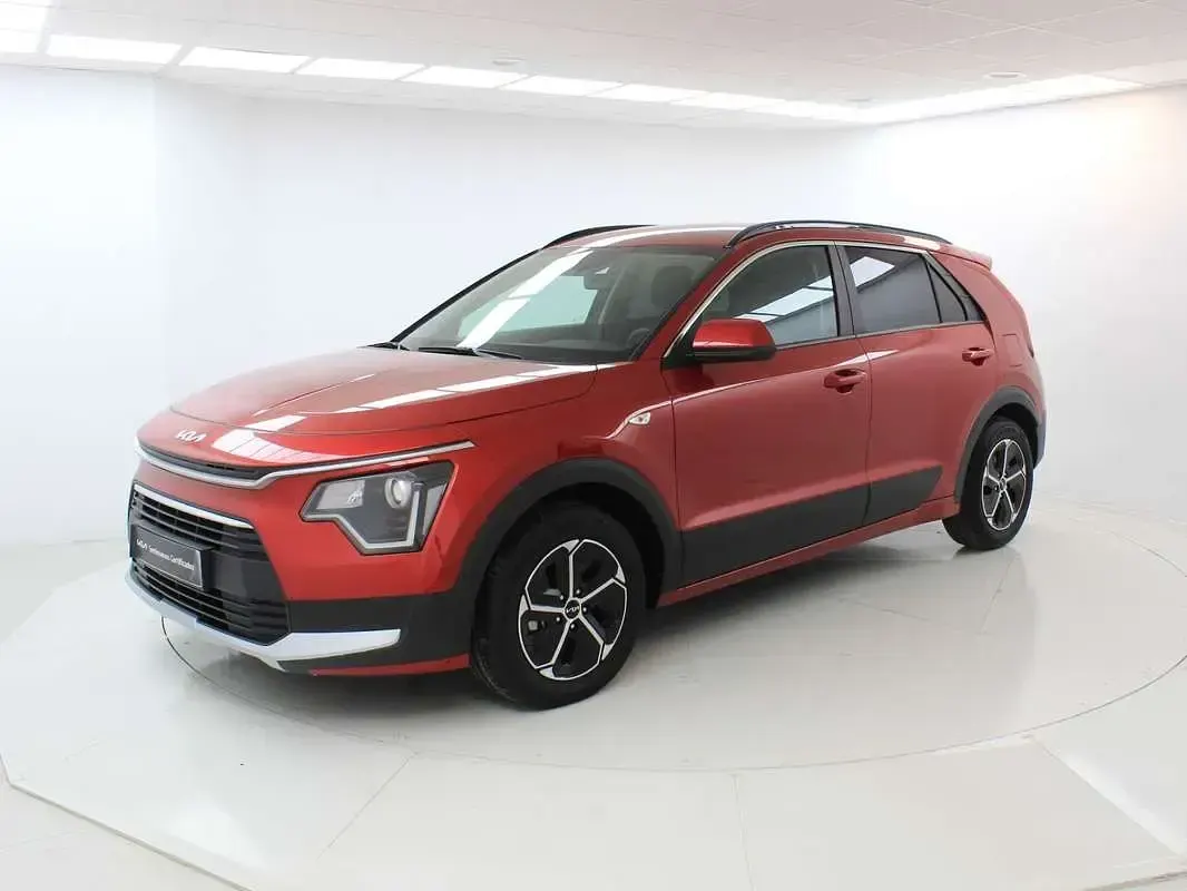 Usado Kia Niro 141 CV (103 kW) 2022 Rojo SUV