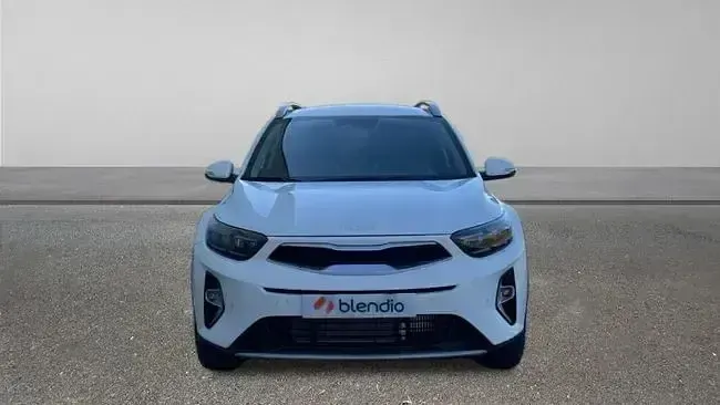 Usado Kia Stonic Style 100 CV (73 kW) 2025 Blanco SUV