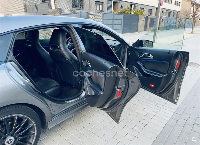 Usado Mercedes CLA220 190 CV (139 kW) 2018 Gris / plata Berlina