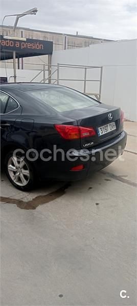Marrón Usado 2006 Lexus IS220d Luxury Line Berlina | 2990 € (Precio justo) - Imagen 1/4