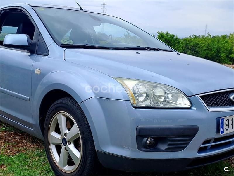 Używany Ford Focus Titanium 145 KM (106 kW) 2005 Niebieski Sedan/Limuzyna