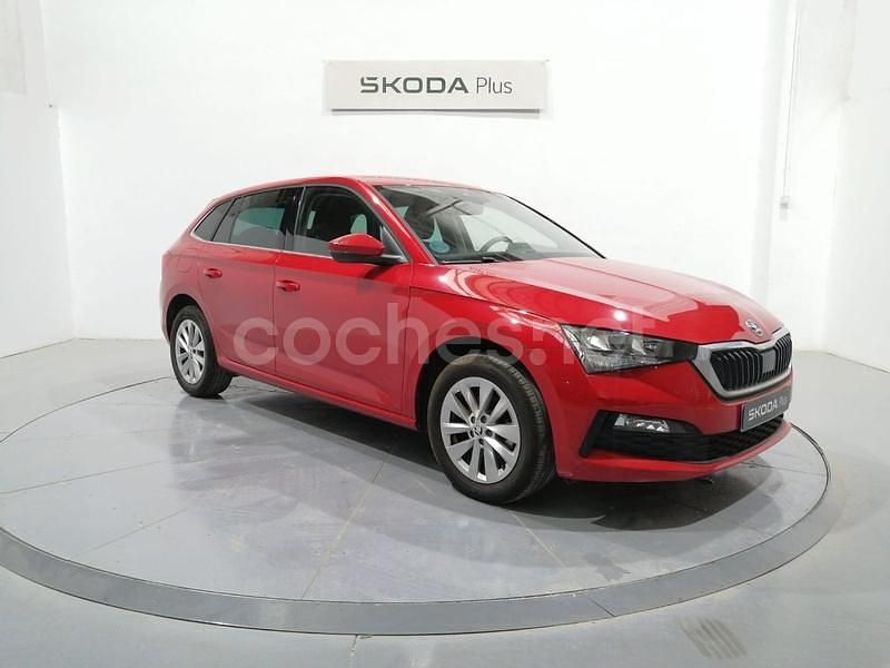 Rojo Usado 2023 Skoda 110 R Ambition Berlina | 16.950 € (Precio justo) - Imagen 1/4