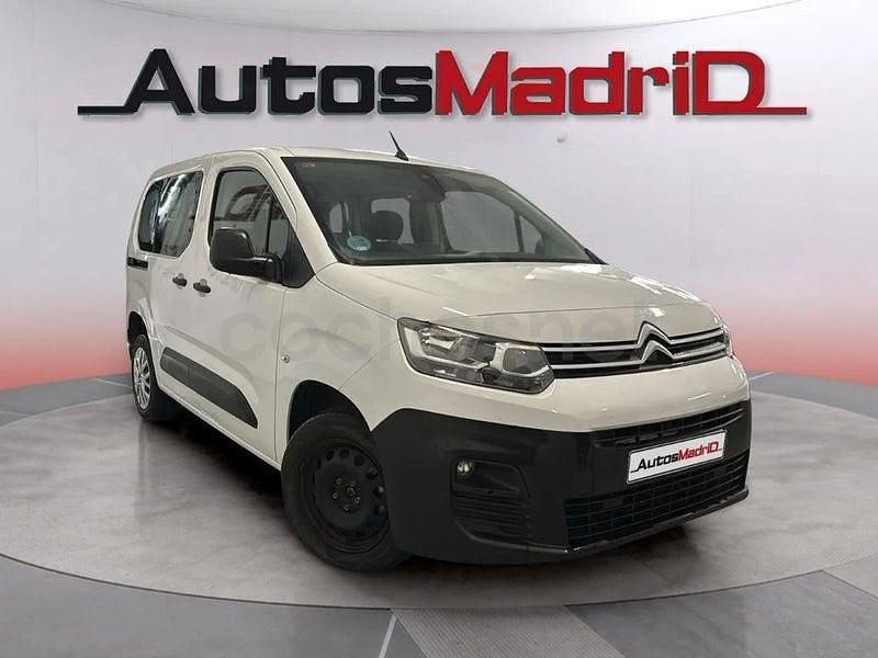 Usado Citroën Berlingo Feel 102 CV (75 kW) 2023 Blanco Monovolumen