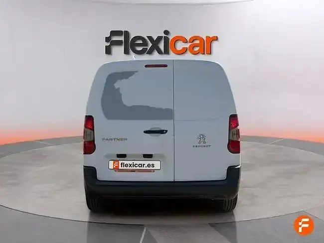 Usado Peugeot Partner S 102 CV (75 kW) 2021 Blanco Monovolumen