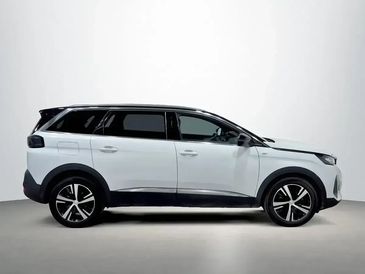 Usado Peugeot 5008 GT 131 CV (96 kW) 2023 Blanco SUV
