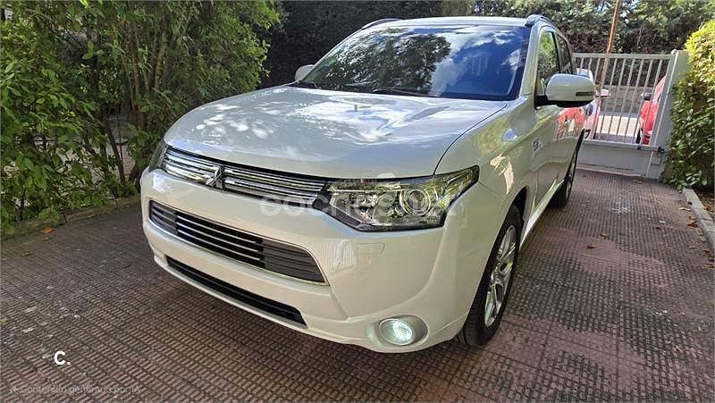 Blanco Usado 2015 Mitsubishi Outlander P-HEV SUV | 18.750 € (Precio justo) - Imagen 1/4