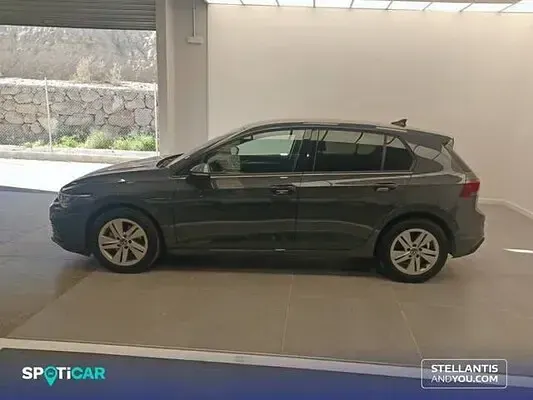 Usado VW Golf VII Life 115 CV (84 kW) 2020 Gris / plata Berlina