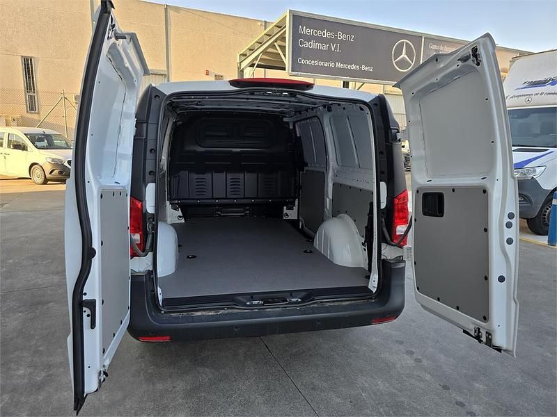 Usado Mercedes e-Vito 85 kW (116 CV) 2025 Blanco Van