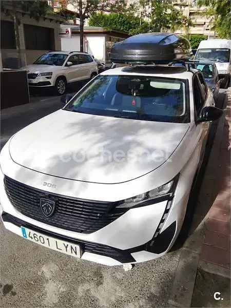 Usado Peugeot 308 130 CV (95 kW) 2022 Blanco Familiar