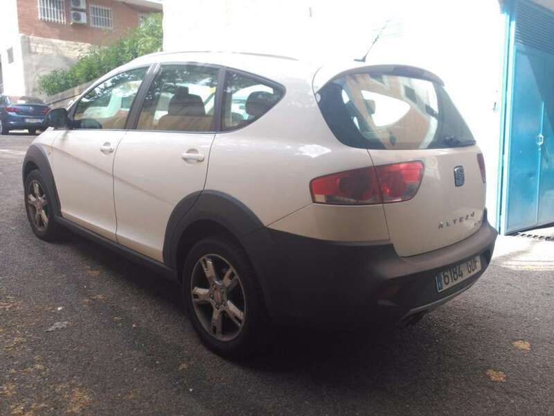 Blanco Usado 2008 Seat Altea FR Monovolumen | 7500 € - Imagen 1/4