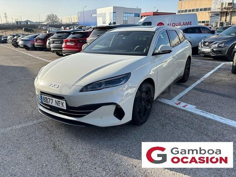 Usado BYD Seal Comfort 212 CV (155 kW) 2025 Gris / plata Familiar