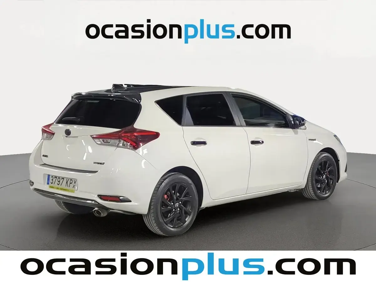 Usado Toyota Auris Active 136 CV (100 kW) 2018 Blanco