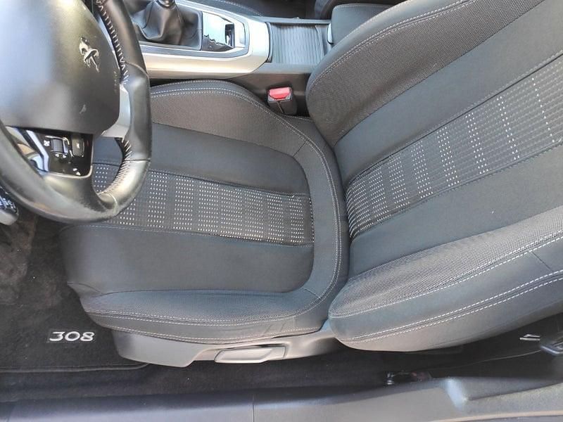 Usado Peugeot 308 SW Allure 120 CV (88 kW) 2017 Blanco Familiar