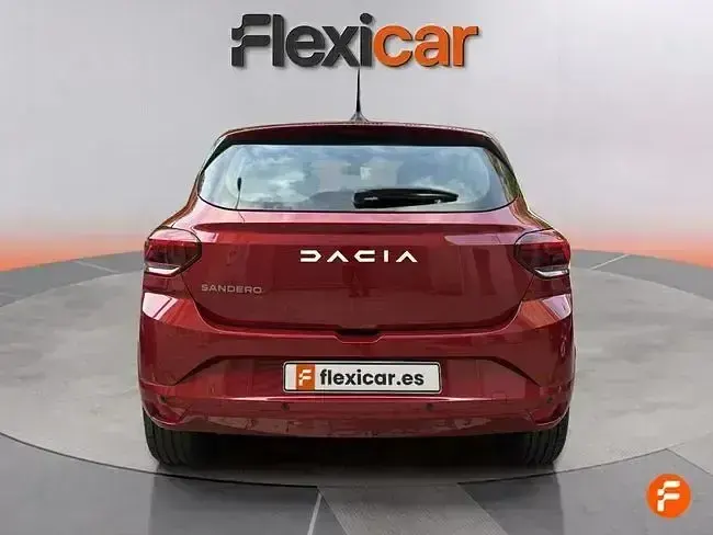 Usado Dacia Sandero Expression 101 CV (74 kW) 2023 Rojo Berlina