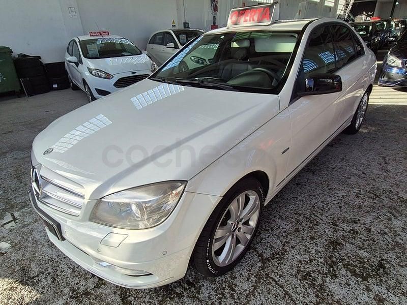 Usado Mercedes C220 Avantgarde 170 CV (125 kW) 2011 Blanco Berlina