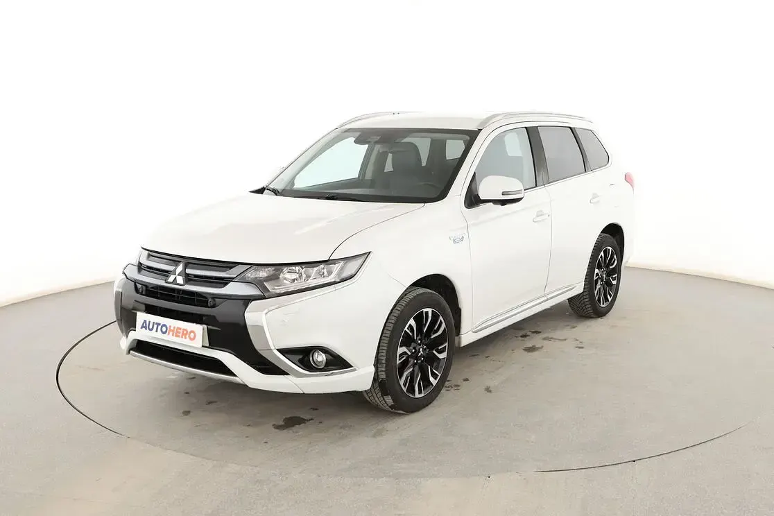 Usado Mitsubishi Outlander P-HEV 203 CV (149 kW) 2018 SUV