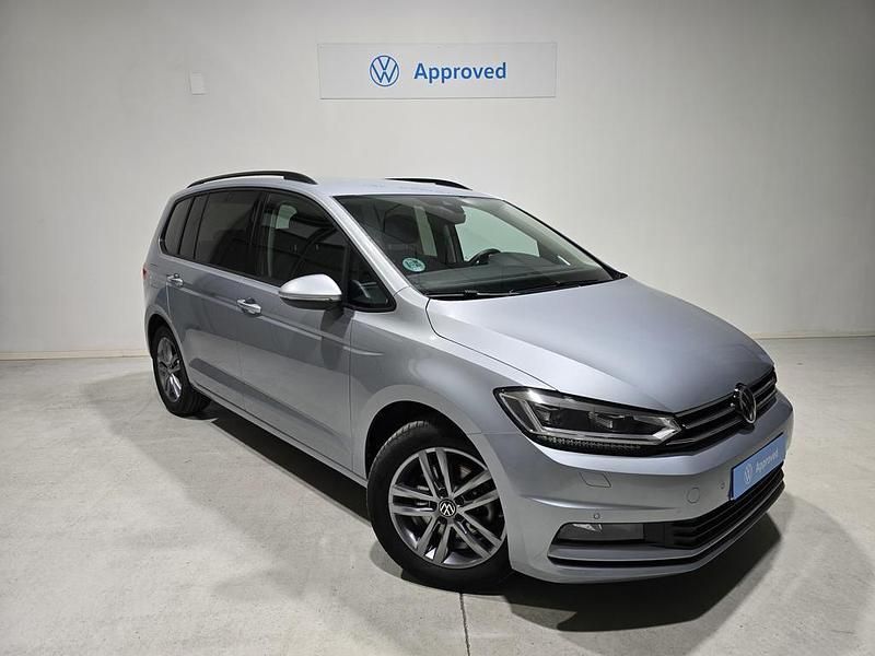 Usado VW Touran 150 CV (110 kW) 2025 Gris plata Monovolumen