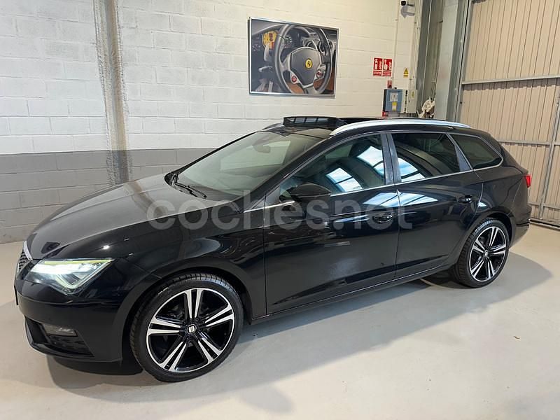 Usado Seat Leon FR 150 CV (110 kW) 2017 Negro Familiar