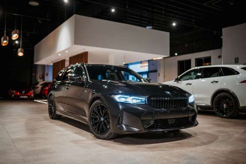 Negro Usado 2023 BMW 320 Comfort Edition Familiar | 44.490 € - Imagen 1/4