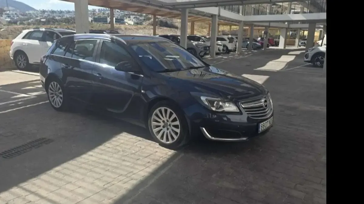 Usado Opel Insignia Business 120 CV (88 kW) 2014 Azul Berlina
