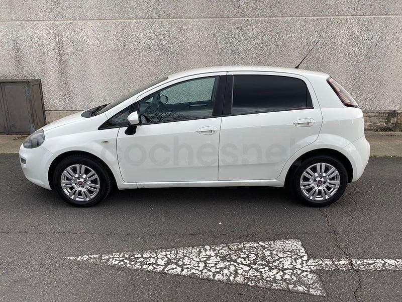 Usado Fiat Punto Easy 75 CV (55 kW) 2013 Blanco Utilitario