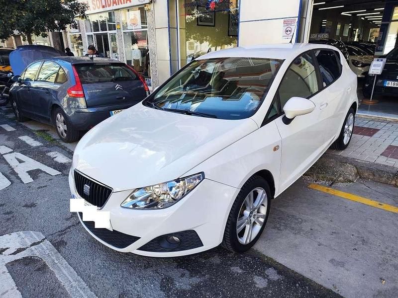 Usado Seat Ibiza Style 90 CV (66 kW) 2011 Blanco Utilitario