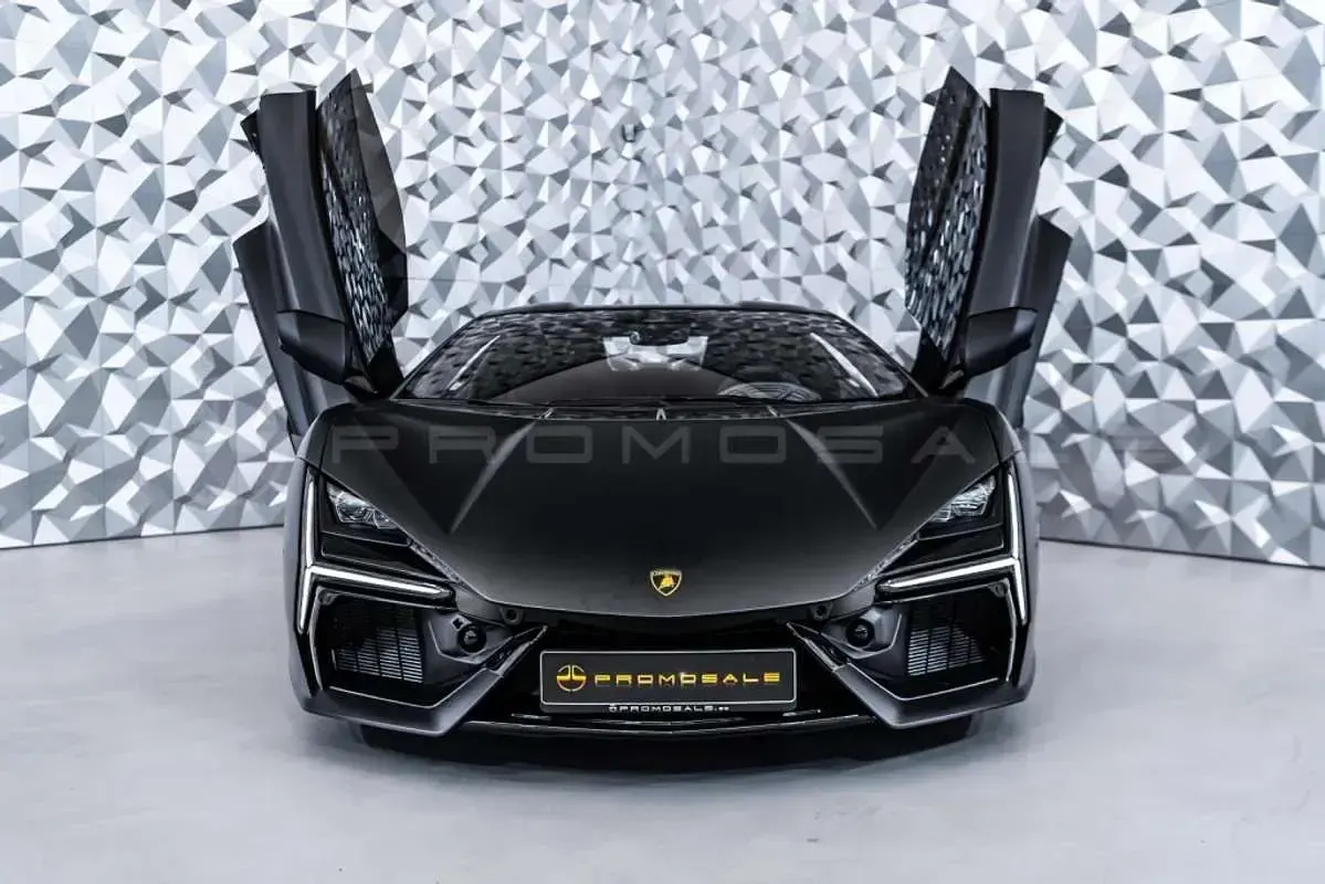 Usado Lamborghini Revuelto 1016 CV (747 kW) 2024 Negro Coupe