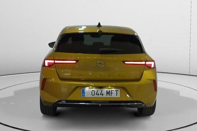 Usado Opel Astra Elegance 130 CV (95 kW) 2023