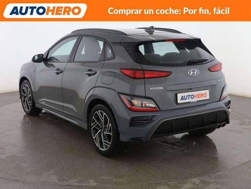Usado Hyundai Kona N Line 120 CV (88 kW) 2022 Gris SUV