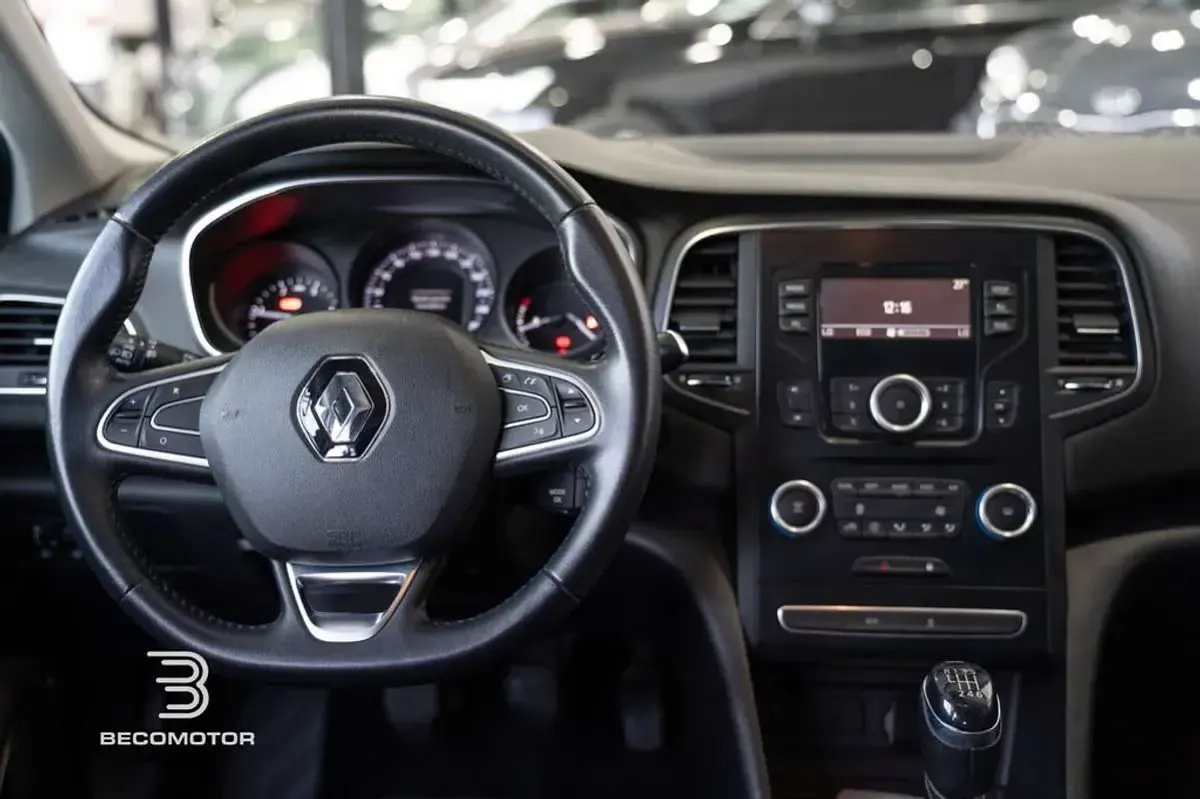 Usado Renault Mégane Life 95 CV (69 kW) 2020 Blanco Utilitario