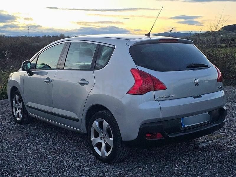 Usado Peugeot 3008 Premium 150 CV (110 kW) 2010 Gris / plata Familiar