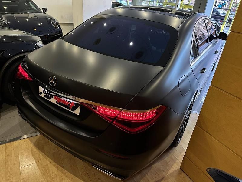 Usado Mercedes S580 503 HP (369 kW) 2022 Preto Sedan