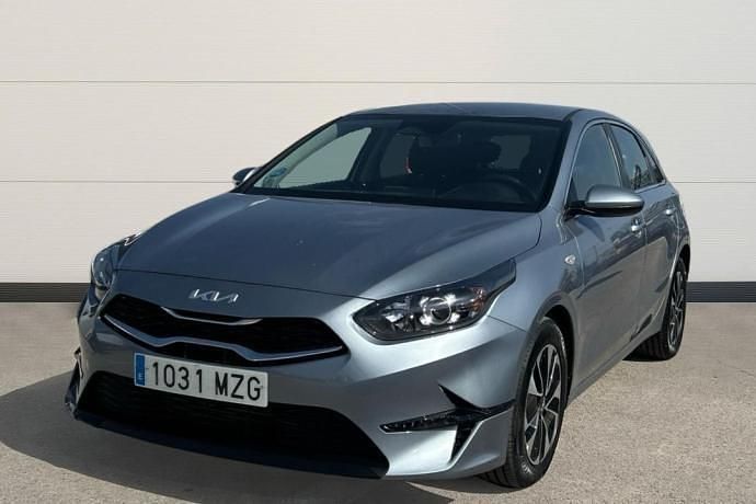 Usado Kia Ceed 101 CV (74 kW) 2025 Plateado Utilitario