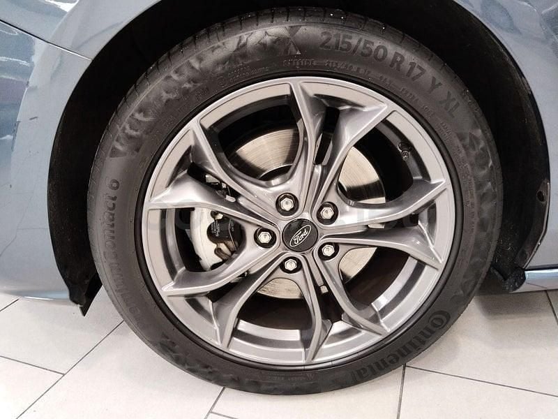 Usado Ford Focus ST-Line 150 CV (110 kW) 2021 Azul Familiar