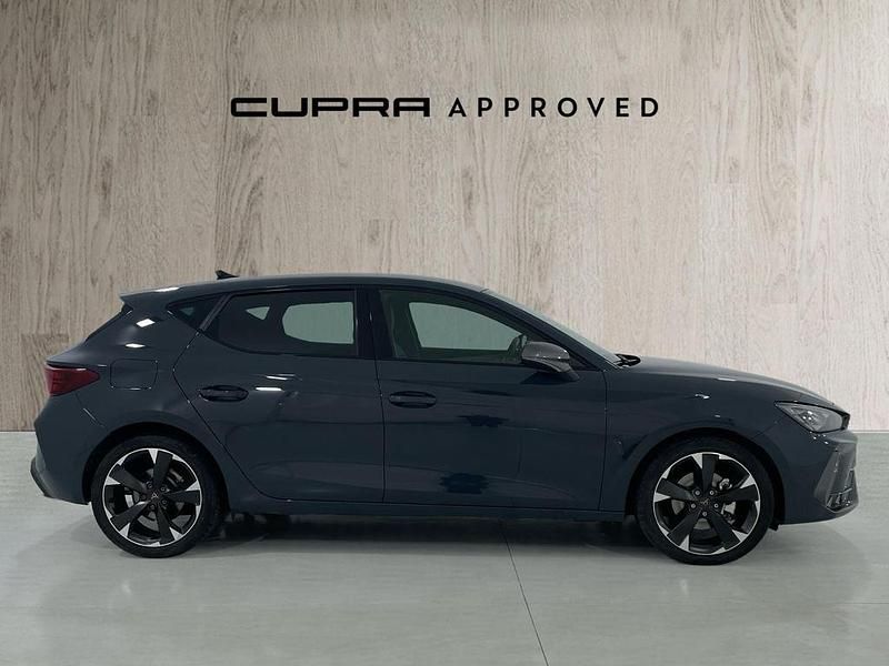 Usado Cupra Leon 150 CV (110 kW) 2025 Azul Berlina