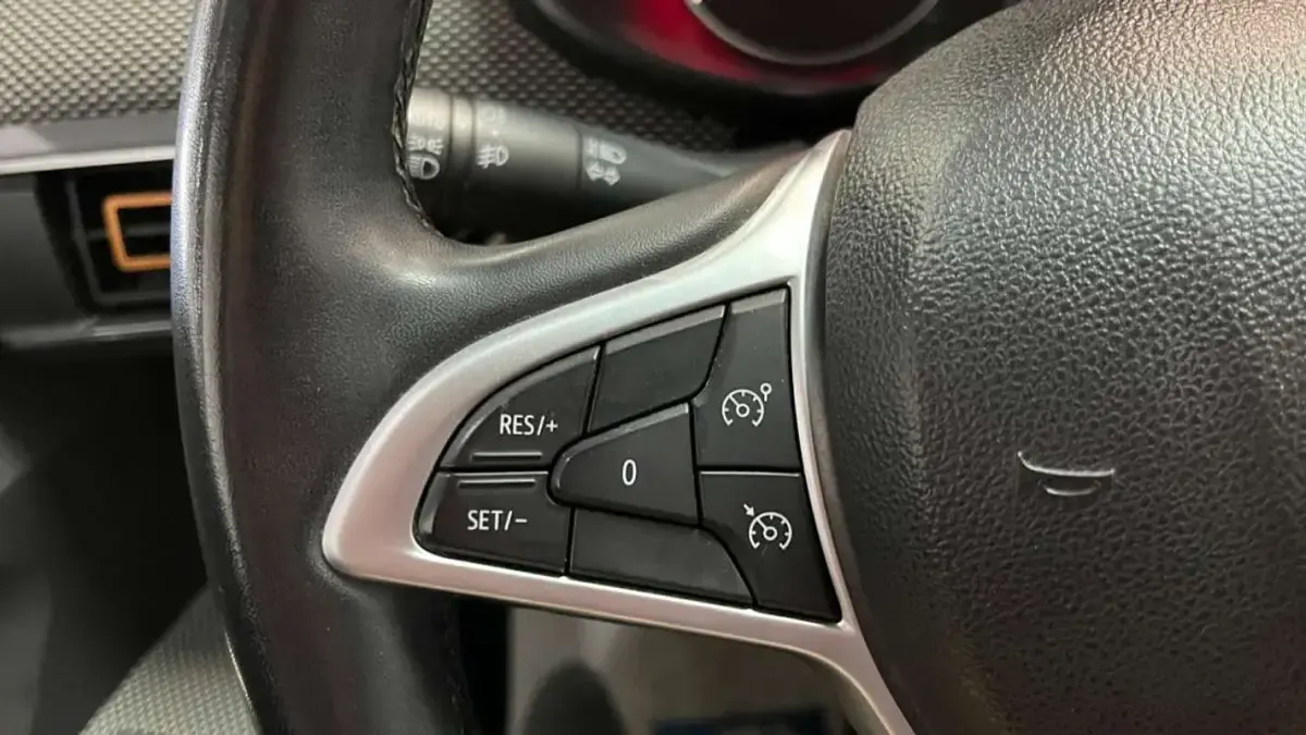 Usado Dacia Sandero Comfort 90 CV (66 kW) 2021 Azul Utilitario