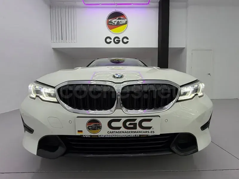 Usado BMW 330e Comfort Edition 292 CV (214 kW) 2021 Blanco Familiar