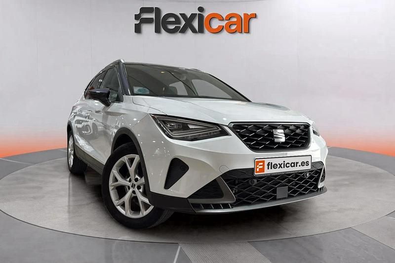 Blanco Usado 2023 Seat Arona FR SUV | 19.990 € (Precio justo) - Imagen 1/4
