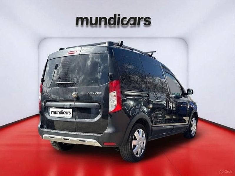 Usado Dacia Dokker Stepway 75 CV (55 kW) 2018 Negro Monovolumen