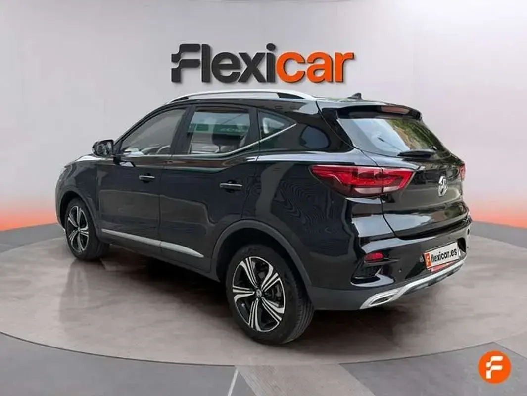 Usado MG ZS Luxury 111 CV (81 kW) 2022 Negro SUV