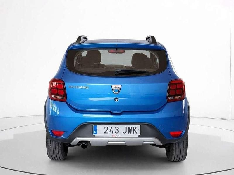 Usado Dacia Sandero Stepway 90 CV (66 kW) 2017 Azul Utilitario