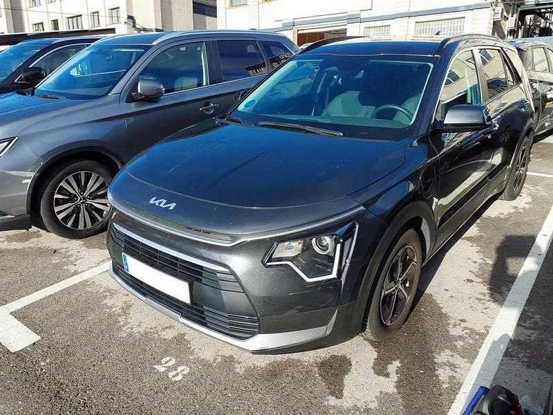 Usado Kia Niro 183 CV (134 kW) 2023 Rojo SUV