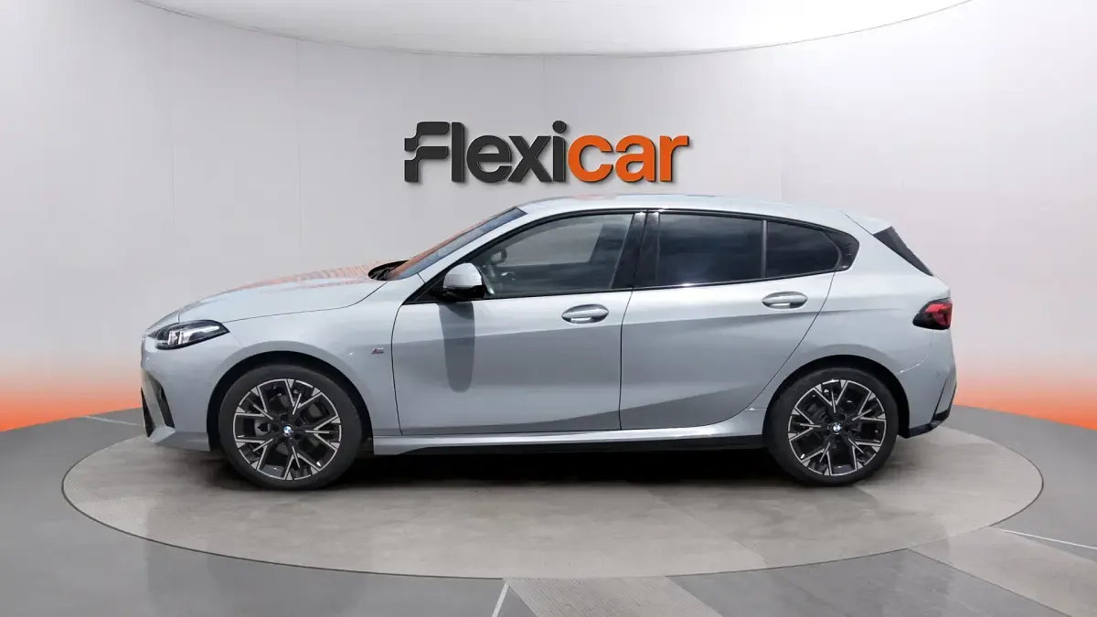 Usado BMW 120 170 CV (125 kW) 2025 Gris Utilitario