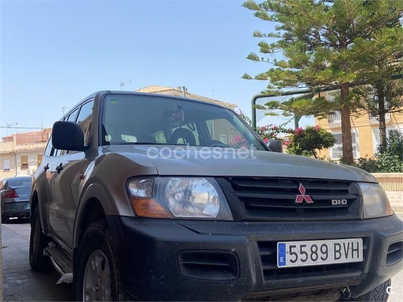 Gris / plata Usado 2002 Mitsubishi Montero SUV | 9000 € (Buen precio) - Imagen 1/4