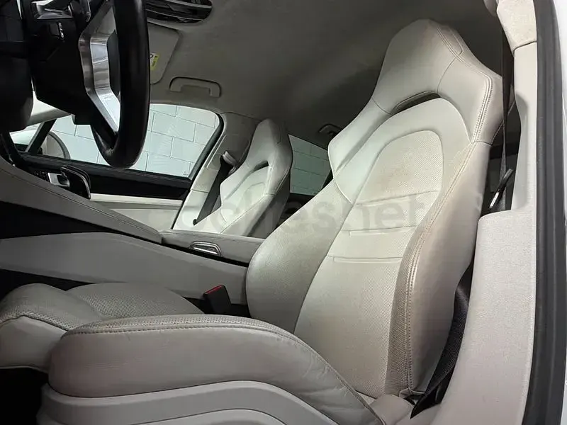 Usado Porsche Panamera Turbo 550 CV (404 kW) 2018 Blanco Utilitario
