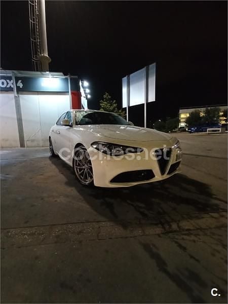 Usado Alfa Romeo Giulia Super 180 CV (132 kW) 2017 Blanco Berlina